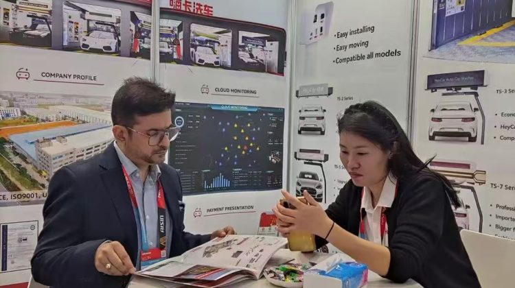 嗨卡洗车机 2025 迪拜汽配展展台现场